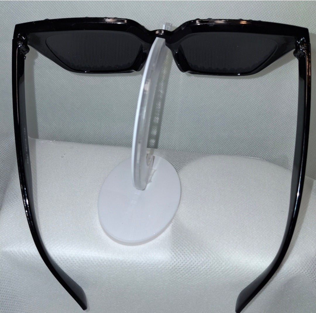 Glamour Eyes: Sparkling Black Rhinestone Oversized Square Sunglasses